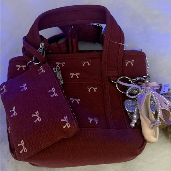 🎀Madden girl Burgundy minni tote  with Pink Bow 🎀 - Picture 12 of 12